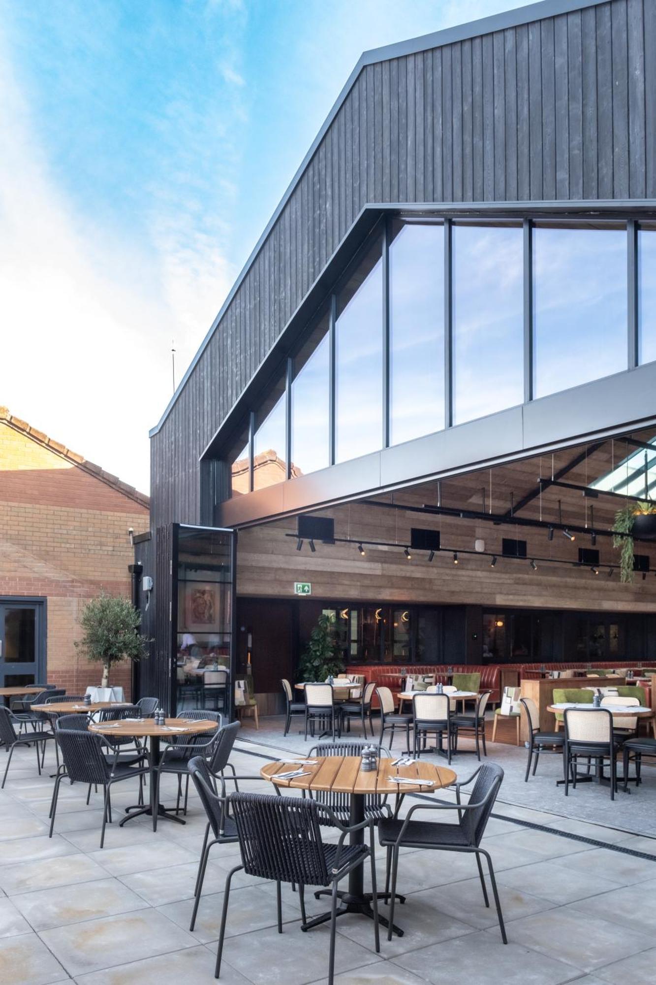 Burleigh Court Hotel And Leisure Loughborough Exterior foto