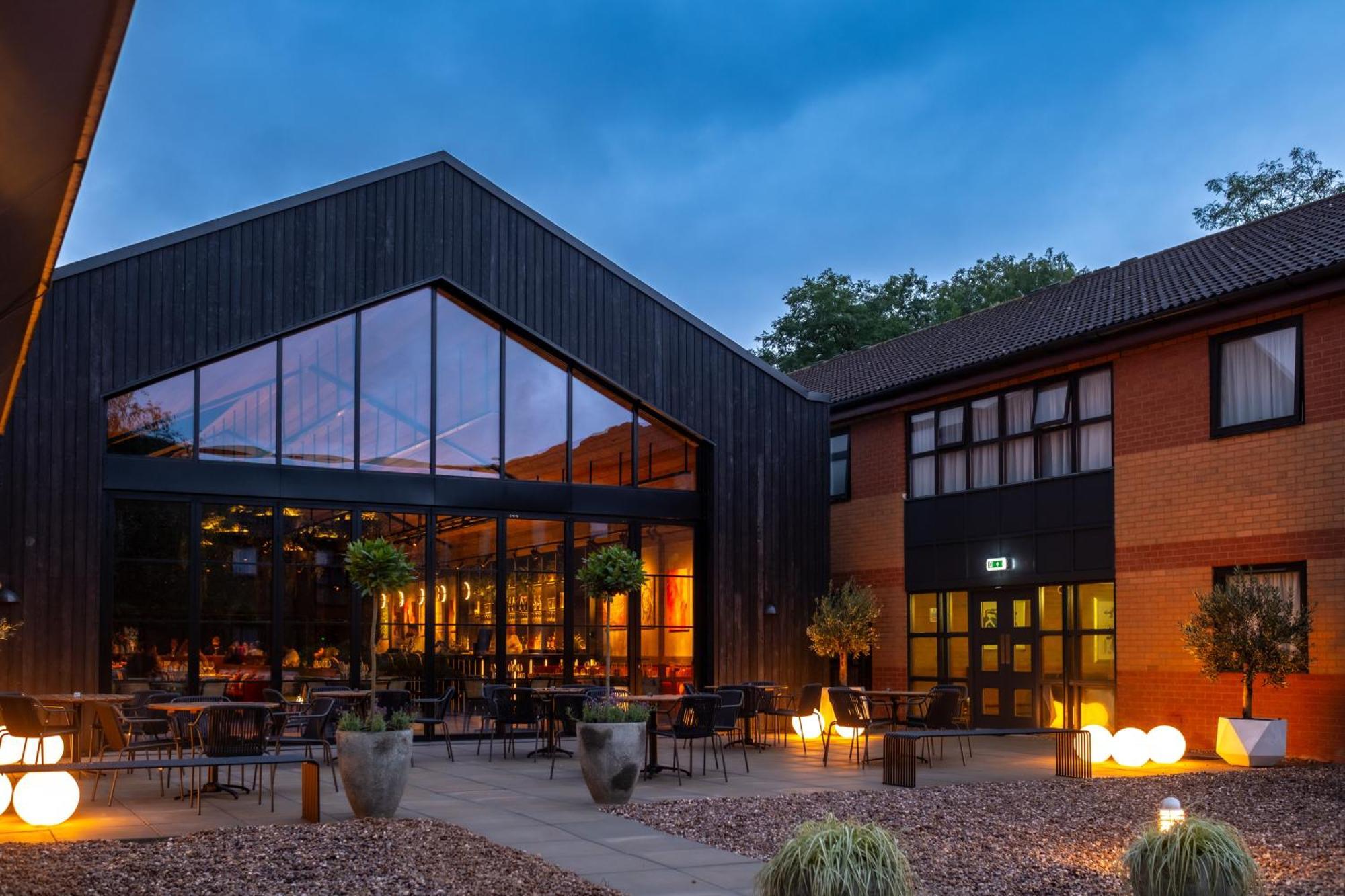 Burleigh Court Hotel And Leisure Loughborough Exterior foto